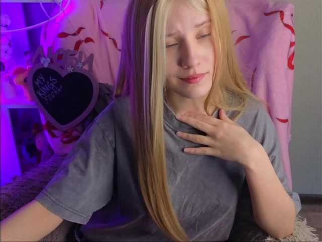 plushsara's BongaCams show and profile