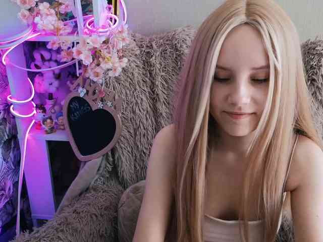 plushsara webcam