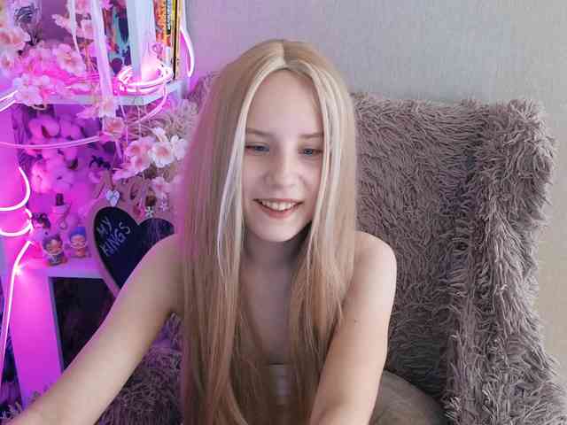 plushsara webcam