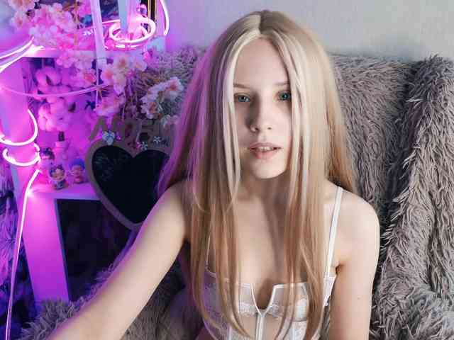 plushsara webcam