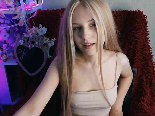 plushsara webcam
