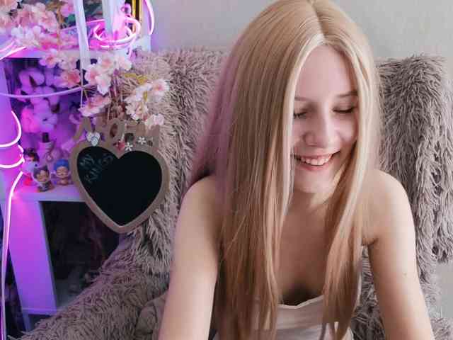 plushsara webcam