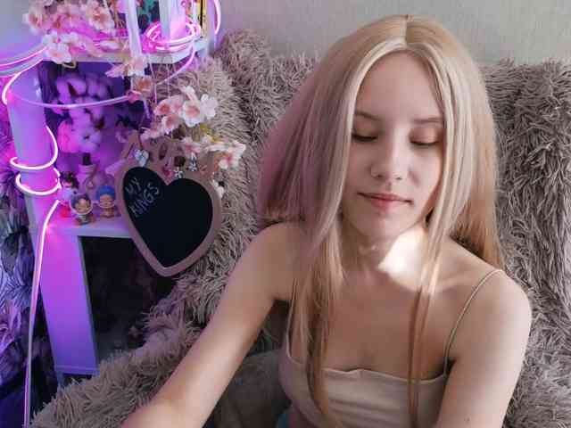 plushsara webcam