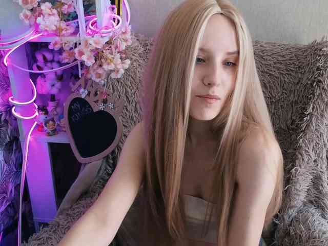 plushsara webcam