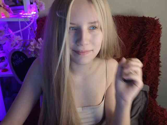 plushsara webcam