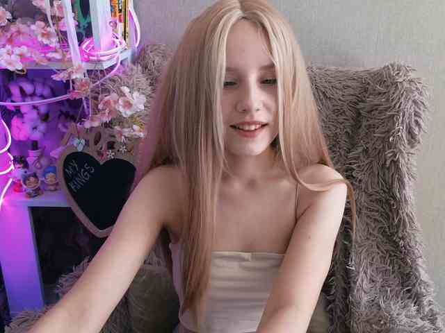 plushsara webcam