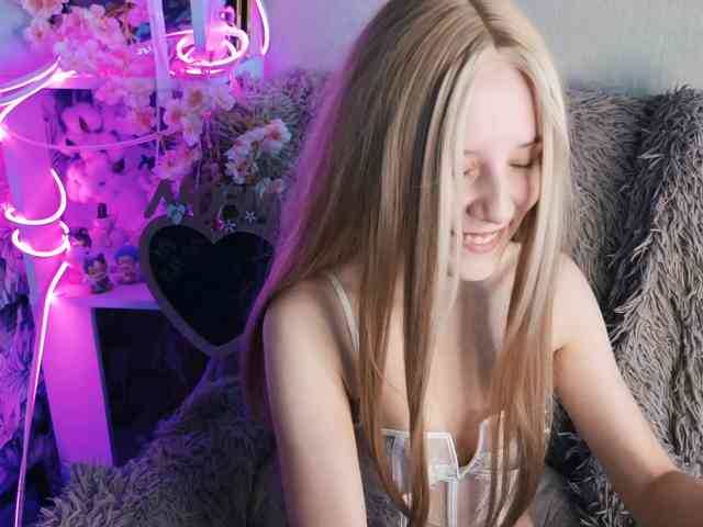 plushsara webcam
