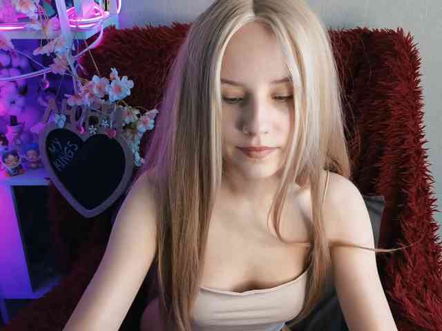 plushsara webcam