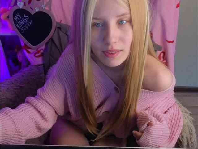 plushsara webcam