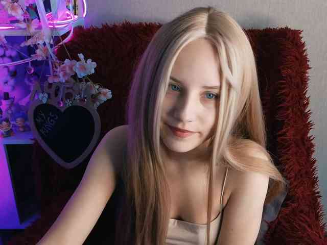 plushsara webcam