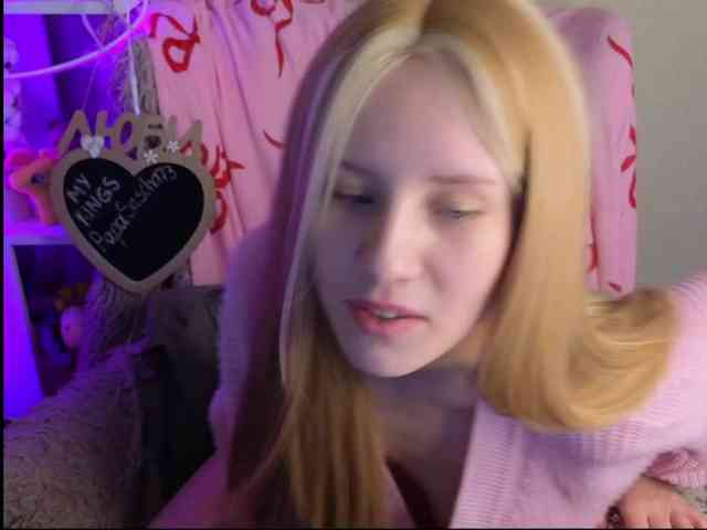 plushsara webcam