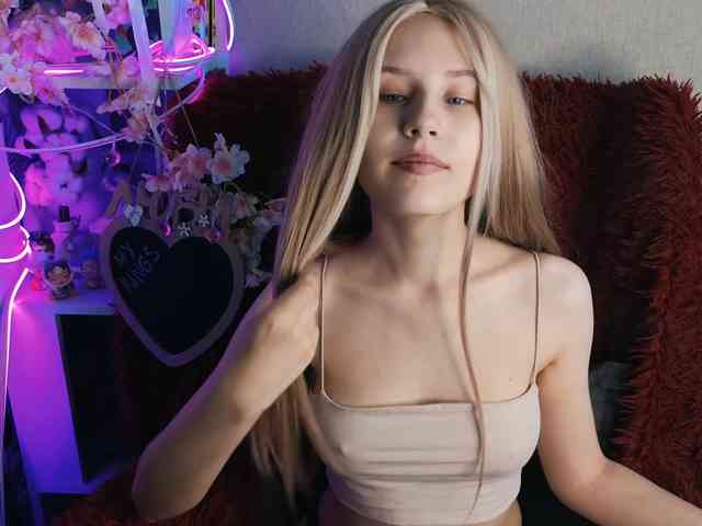 plushsara webcam
