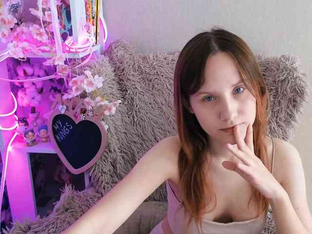 plushsara webcam