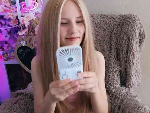 plushsara webcam