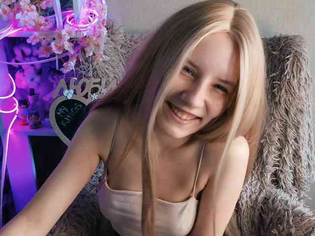 plushsara webcam