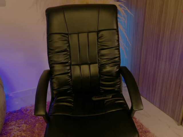 LindseyMoss's BongaCams show and profile