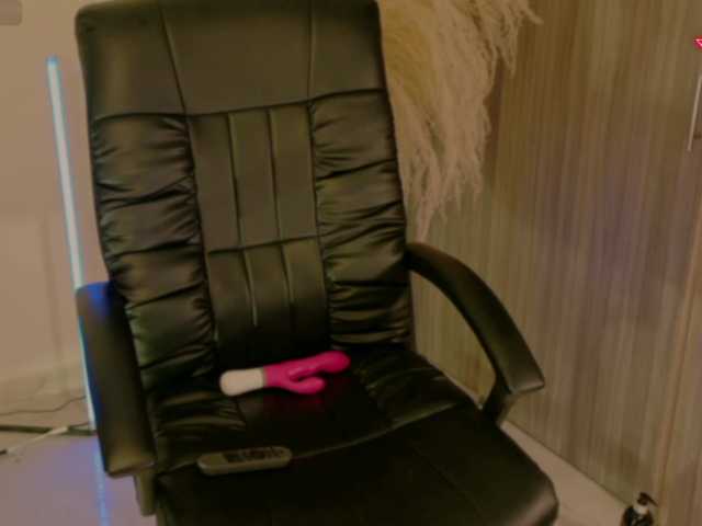 LindseyMoss's BongaCams show and profile