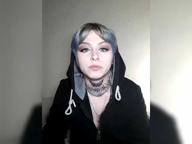 Molly-uwu's BongaCams show and profile