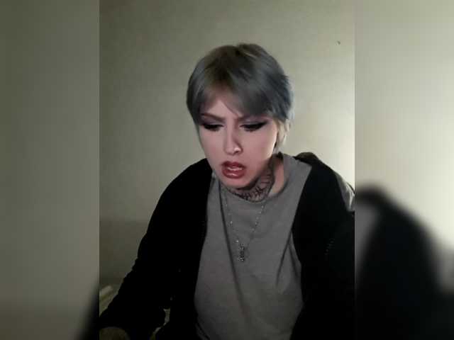 Molly-uwu's BongaCams show and profile