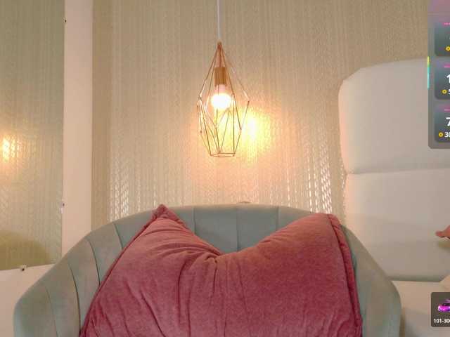 Mia-Starr's BongaCams show and profile