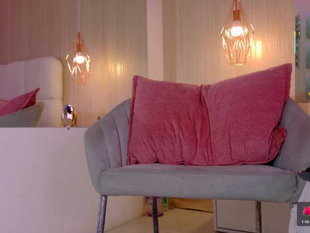 Mia-Starr's BongaCams show and profile