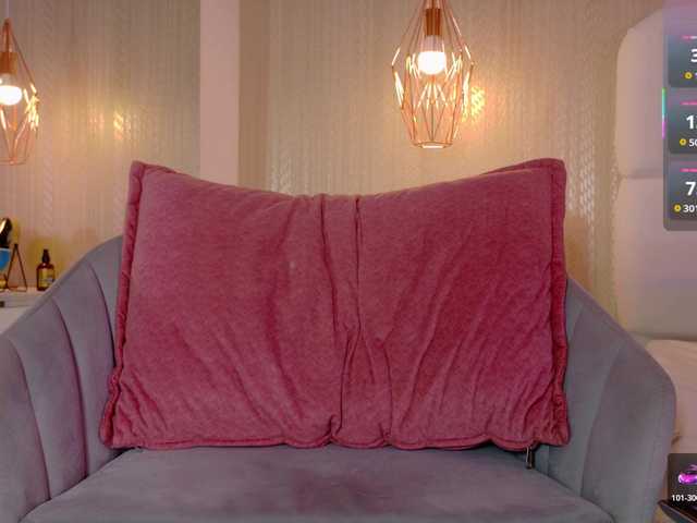 Mia-Starr's BongaCams show and profile