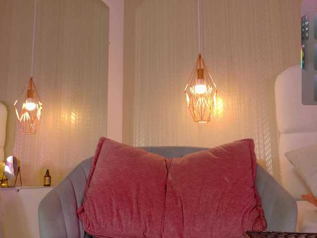 Mia-Starr's BongaCams show and profile