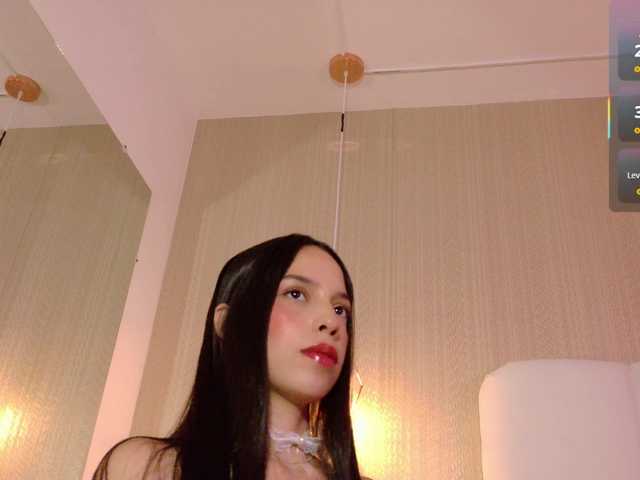 Mia-Starr's BongaCams show and profile