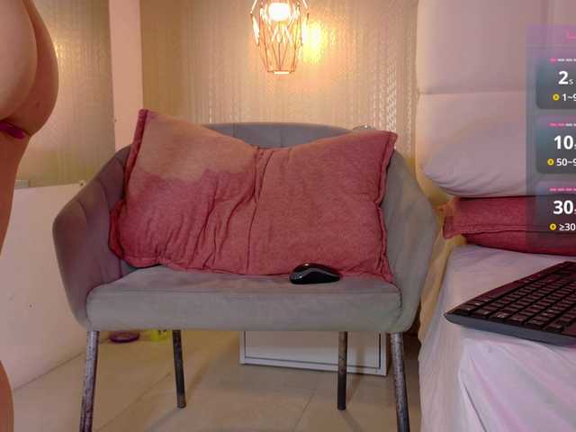 Mia-Starr's BongaCams show and profile