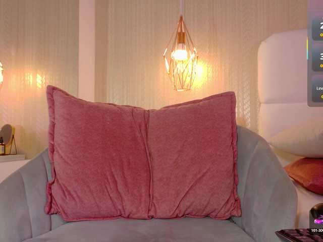 Mia-Starr's BongaCams show and profile