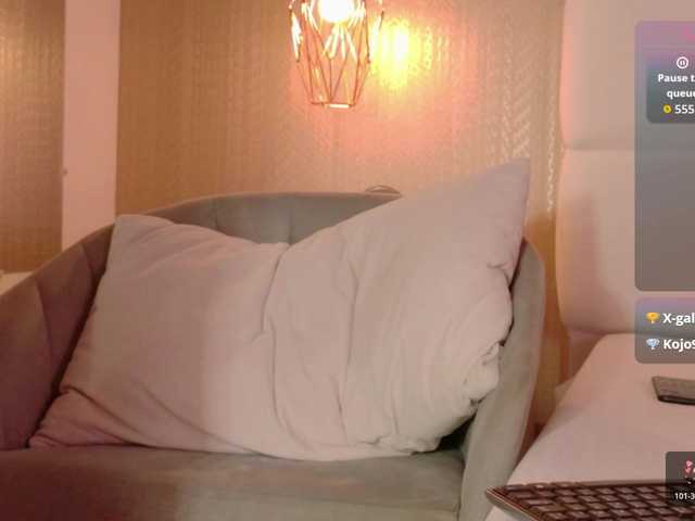 Mia-Starr's BongaCams show and profile