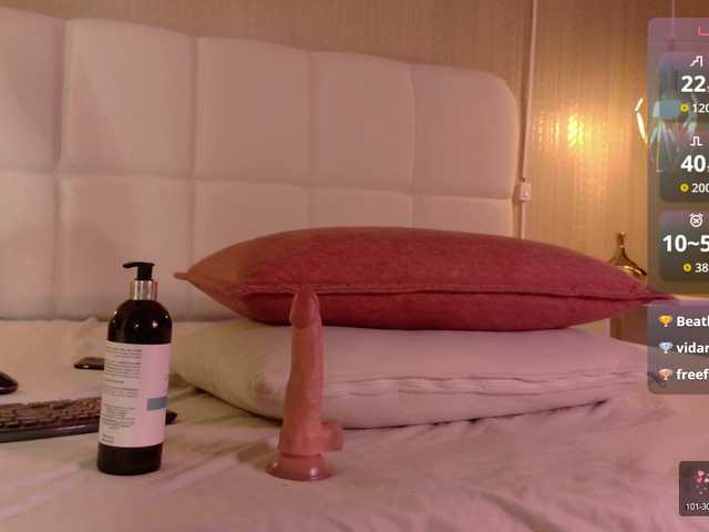 Mia-Starr's BongaCams show and profile