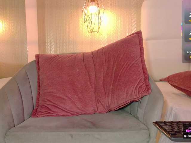 Mia-Starr's BongaCams show and profile