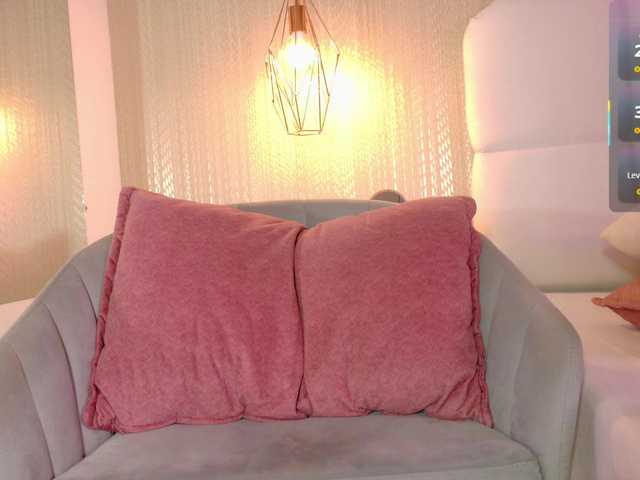 Mia-Starr's BongaCams show and profile