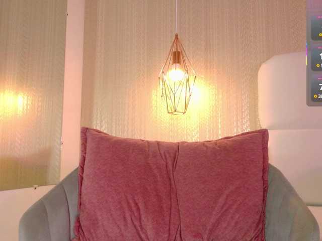 Mia-Starr's BongaCams show and profile