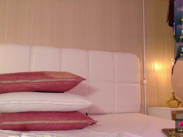 Mia-Starr's BongaCams show and profile