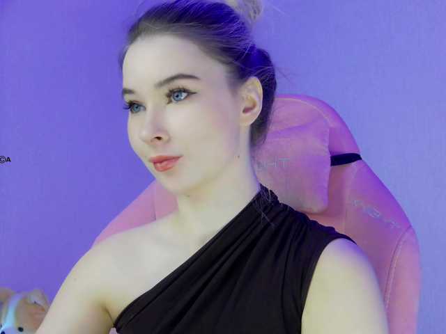 le modèle Hator est en webcam porno dans un show sur le site bongacams, il possède les tags suivants: White/Caucasian,Blonde,Shaved
