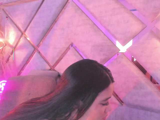 AngeRouse's BongaCams show and profile