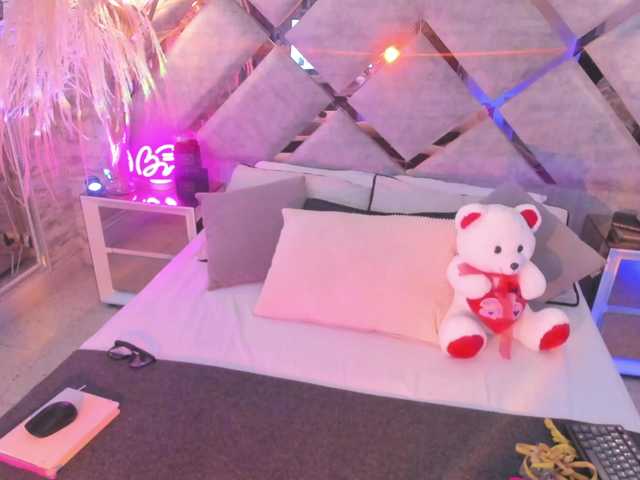 AngeRouse's BongaCams show and profile