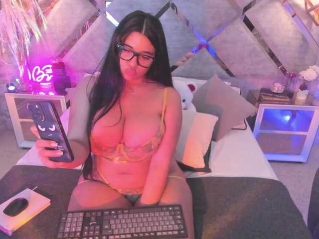 AngeRouse's BongaCams show and profile