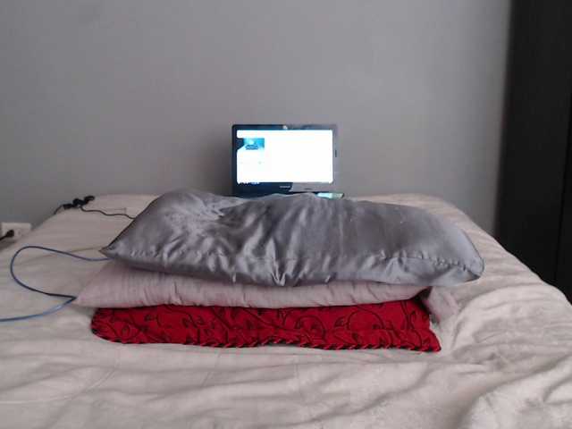 le modèle SaraCirce est en webcam porno dans un show sur le site bongacams, il possède les tags suivants: Latino/Hispanic,Blonde,Shaved