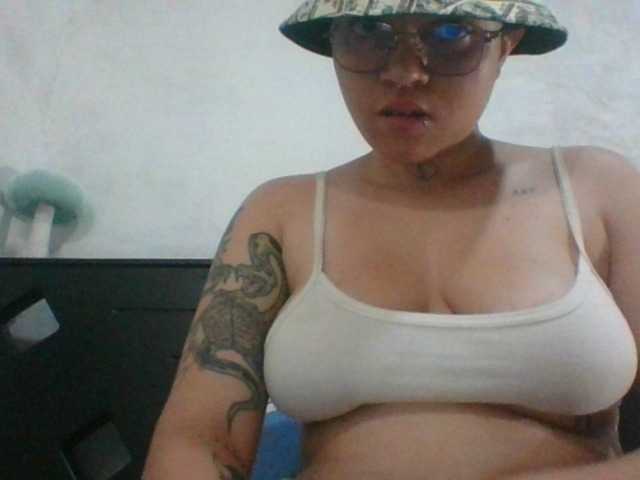 Sex chat gratuit in direct cu EdenJupiters pe BongaCams