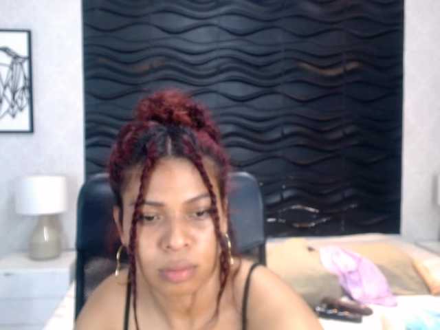 NaomiSmiths on BongaCams 
