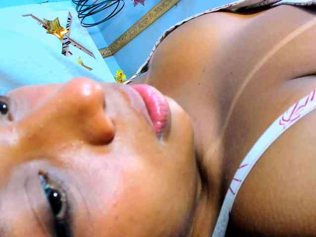 NaomiSmiths webcam