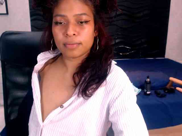 NaomiSmiths webcam