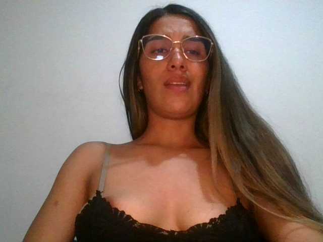 JuanaBrunette's BongaCams show and profile