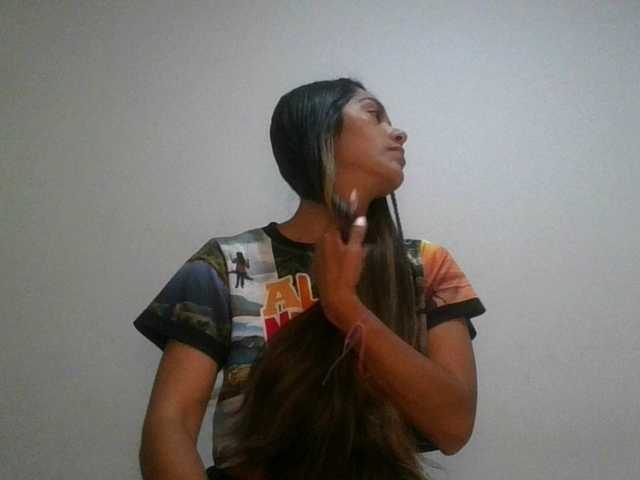 JuanaBrunette's BongaCams show and profile