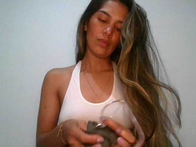 JuanaBrunette's BongaCams show and profile