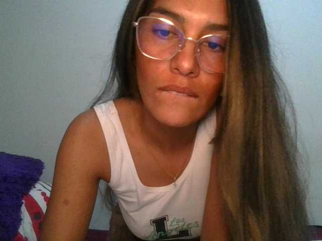 JuanaBrunette's BongaCams show and profile