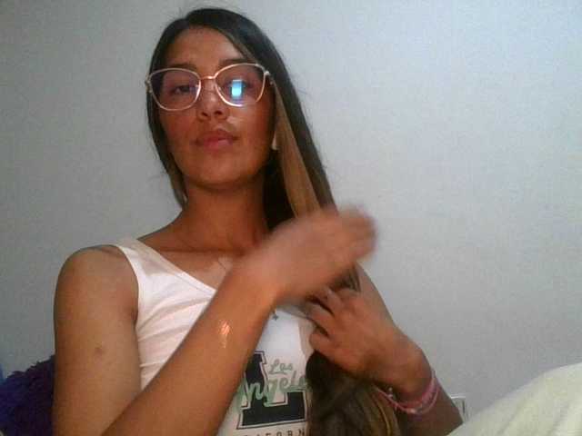 JuanaBrunette's BongaCams show and profile